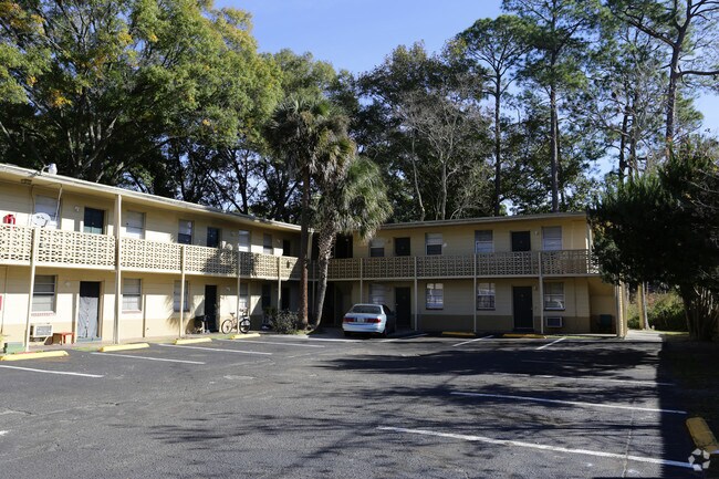 Randolph Street Apartments - Villas on the Hill 1165
