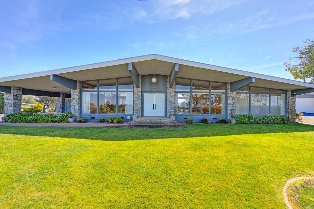 Foto principal - Luxury Living with Stunning 360-Degree Vie...