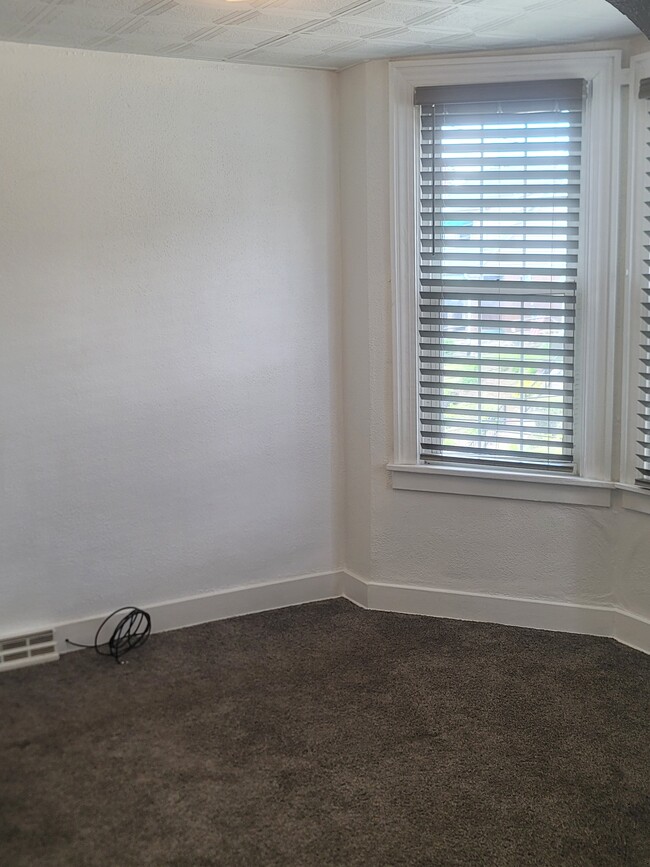 Additional room - 675 Orchard Ave