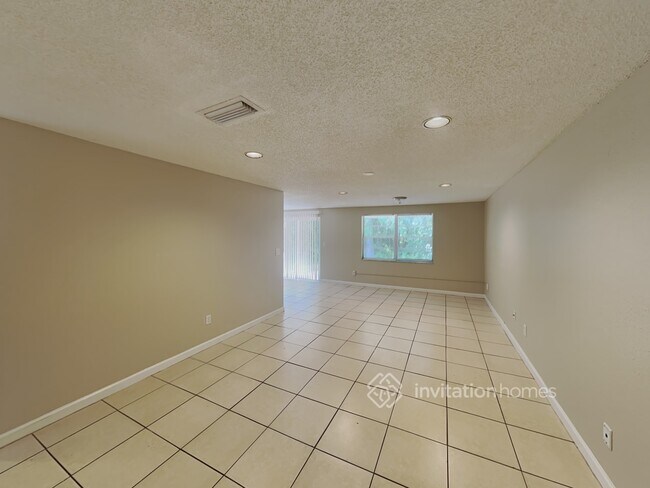 Building Photo - 16123 Sandcrest Way