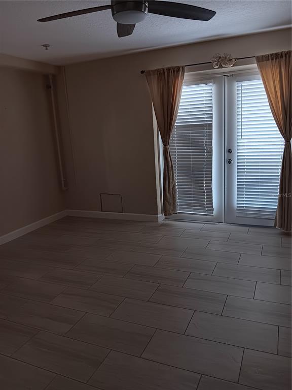 Foto del edificio - 200 Brightwater Dr