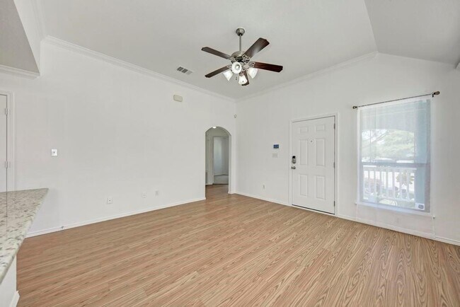 Foto del edificio - 4511 Halliday Ave