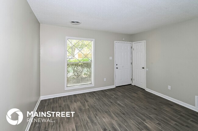 Foto del edificio - 886 Valley Springs Dr