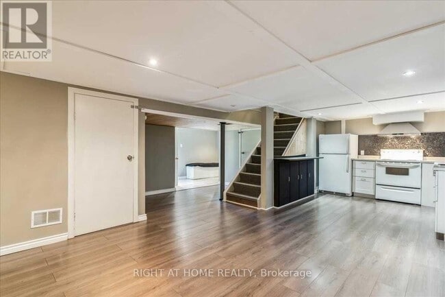 Building Photo - 1252 Waterdown Rd