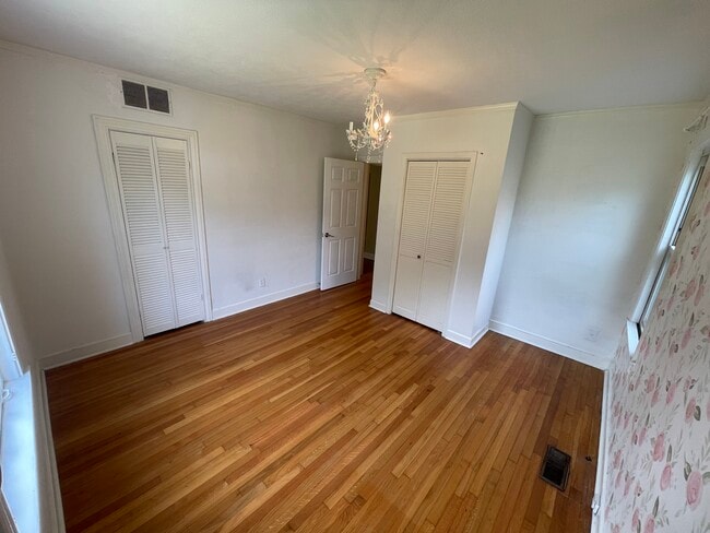 Building Photo - 3162 Cowden Ave