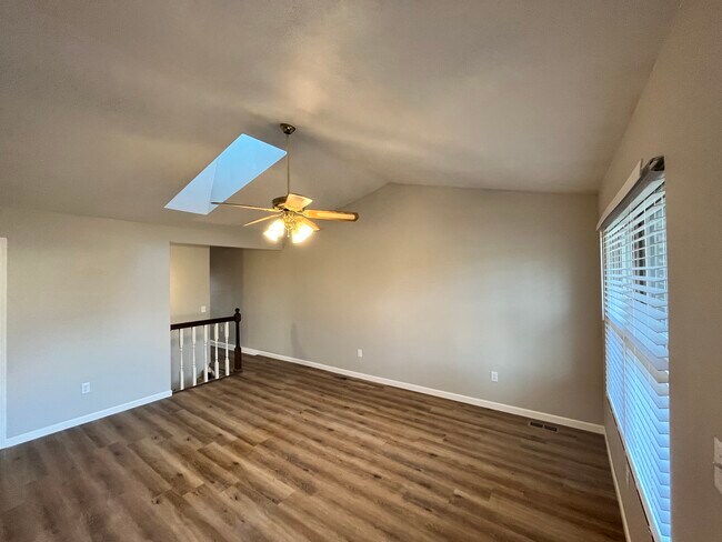 Sala de estar - 880 Lester Ave