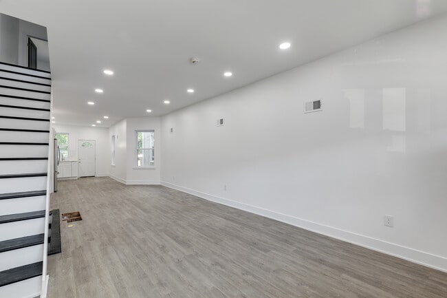 Foto del edificio - 238 N 61st St