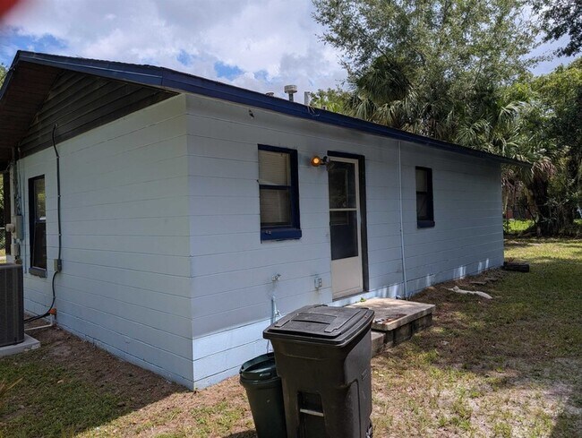 Building Photo - 601 Mcclure St