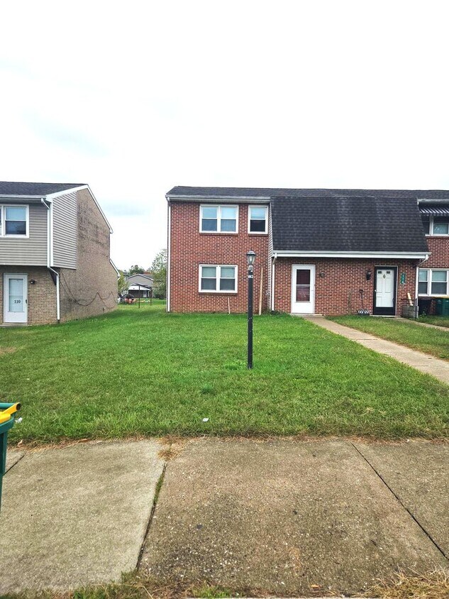 Foto principal - Newly renovated, affordable, 3 bed/1 bath ...