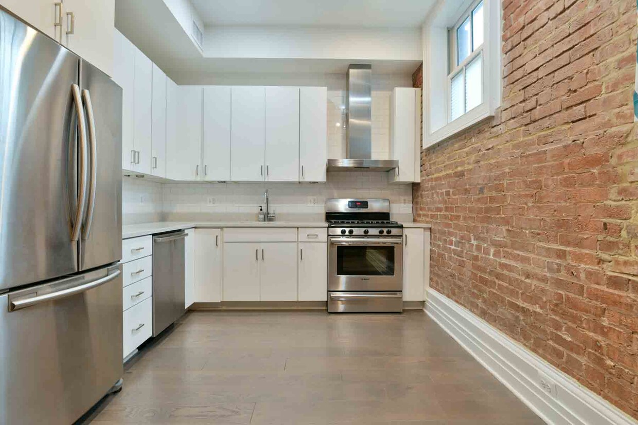 Primary Photo - 901 D St NE