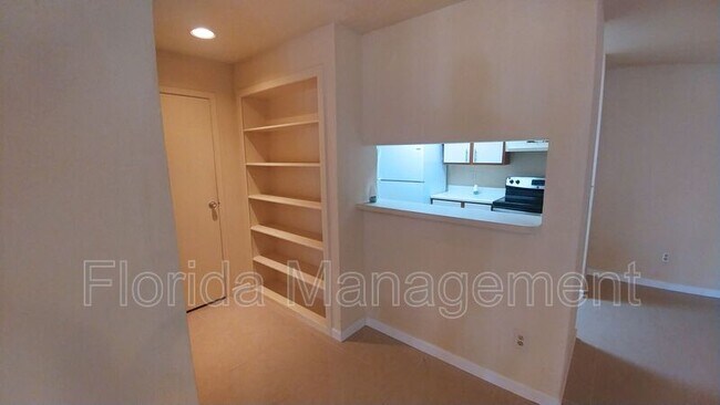 Foto del edificio - 733 Riverside Dr