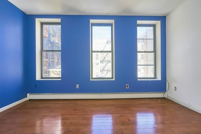 Building Photo - 153 E 108th St