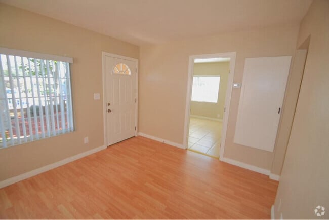 Building Photo - 13295 Beaver St