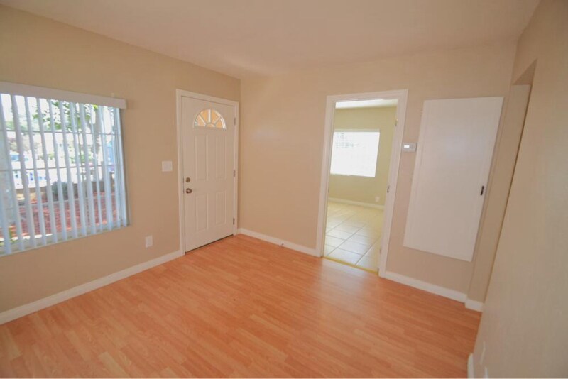 Foto principal - 13295 Beaver St