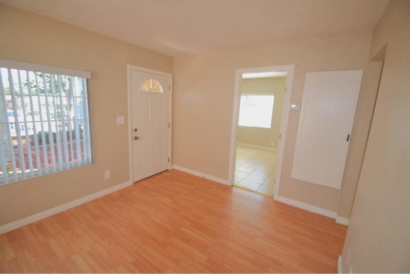 Primary Photo - 13295 Beaver St