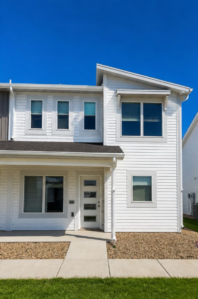 Building Photo - 3912 Scorpio Dr SE