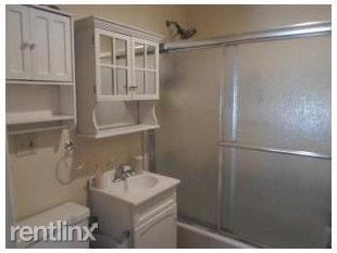 Building Photo - 3 br, 1 bath House - 2704 Meadow Ln