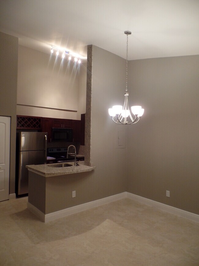 Foto del edificio - 2880 N Oakland Forest Dr