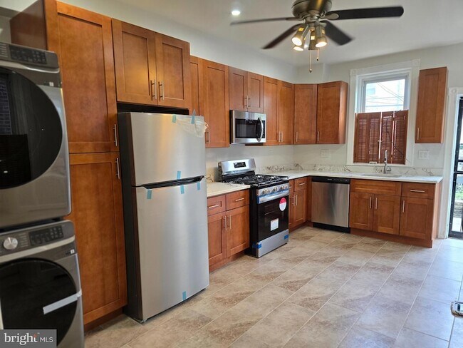 Foto del edificio - 4835 N Lawrence St