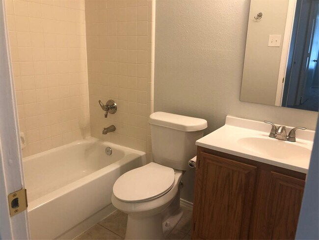 Building Photo - 5210 Whitehaven Dr