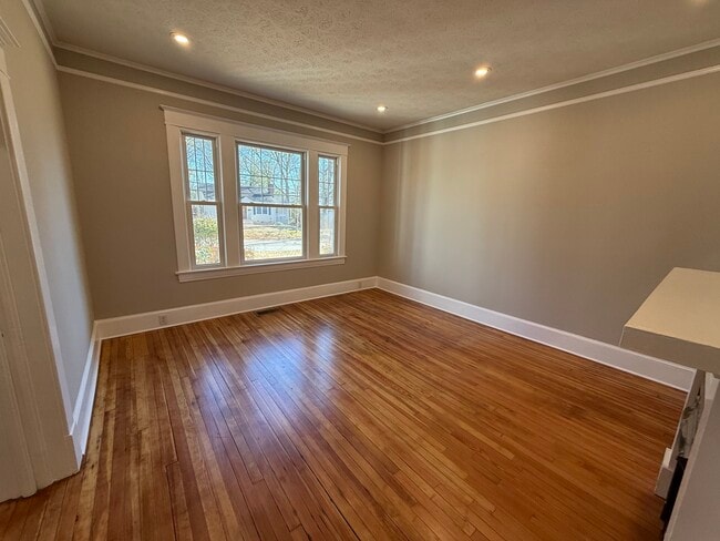 Building Photo - 1930 S Lumpkin St