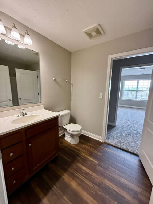 Building Photo - 272 Audley Ave