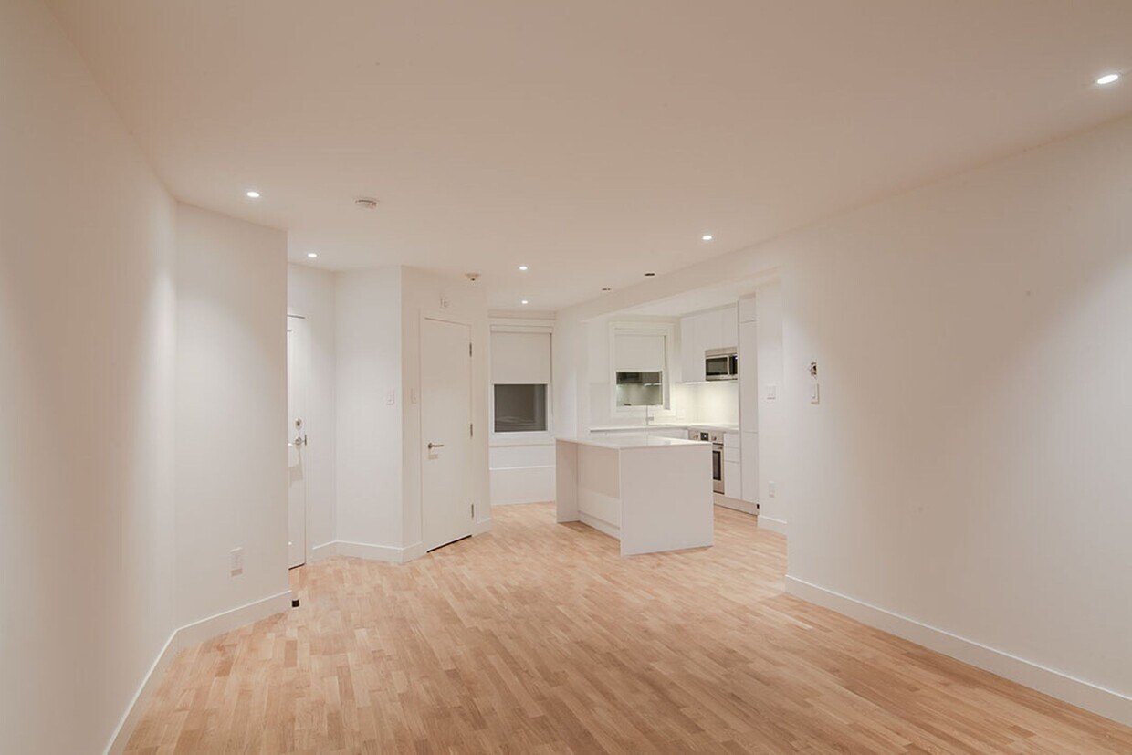 5552 Snowdon Street Apartment for Rent in Montréal, QC