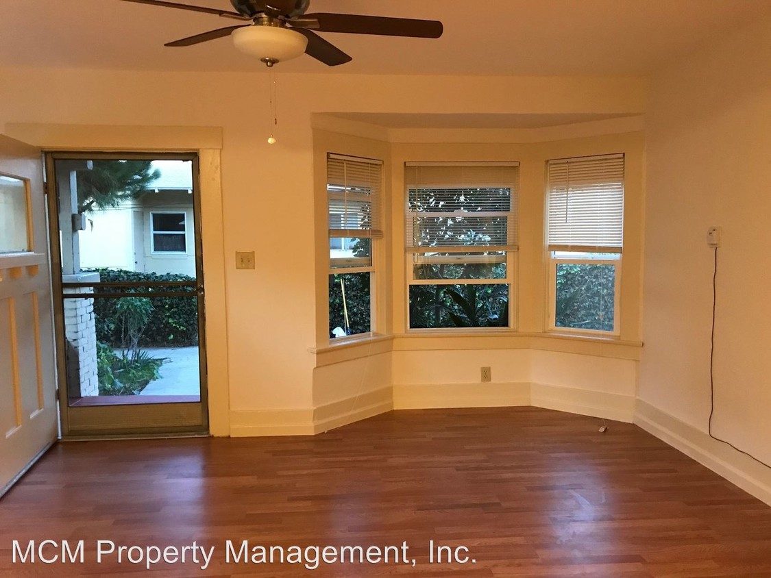 Primary Photo - 1056 N NORMANDIE Ave