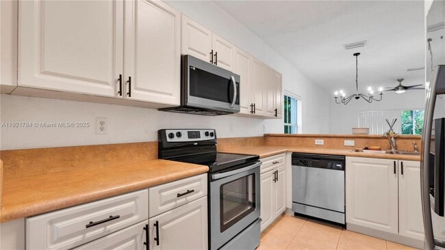 Building Photo - 4921 SW 140th Terrace