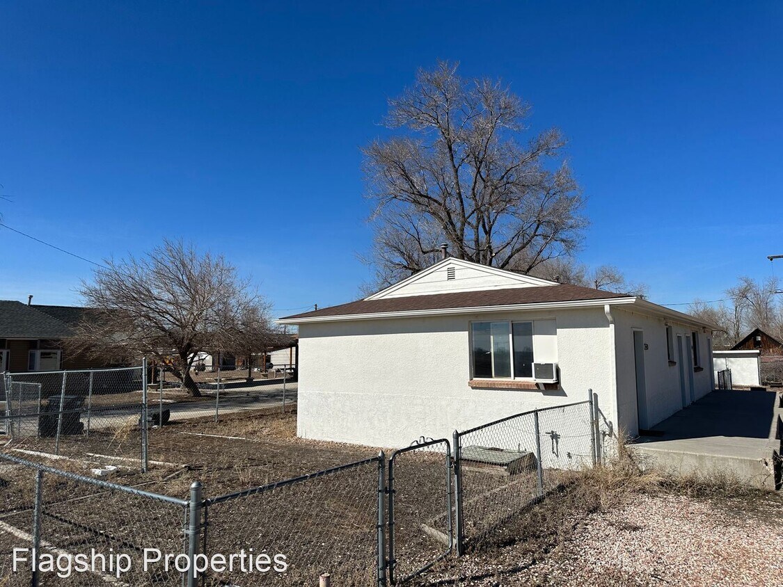 2 br, 1 bath House 11553 Frederick Street House Rental in Fort