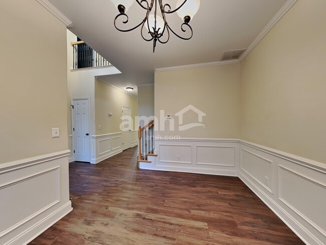 Building Photo - 483 Quick Silver Dr