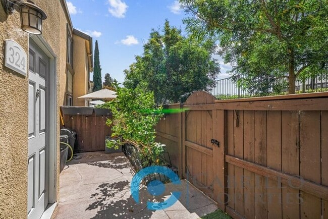 Building Photo - 5402 Balboa Arms Dr