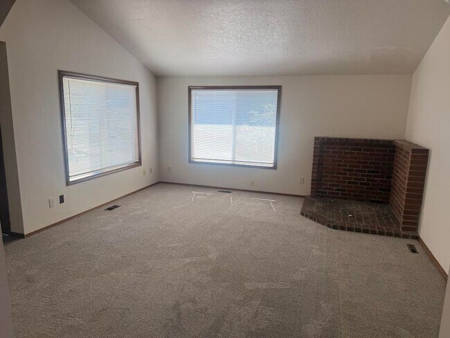 Foto del edificio - Updated Single Level Home