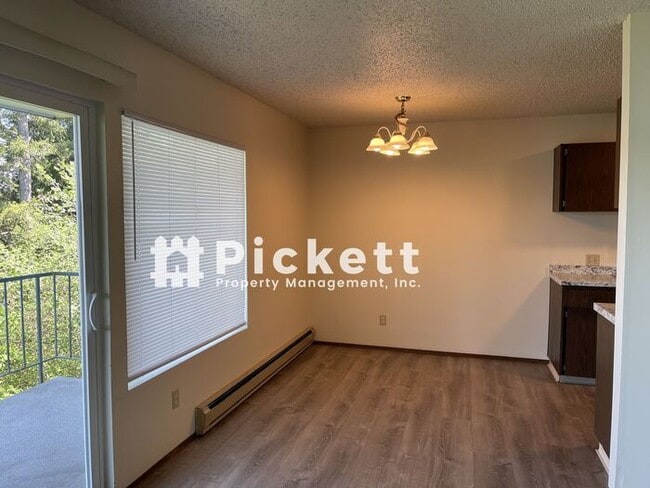 Building Photo - Incredible View from Updated 2 Bedroom Con...