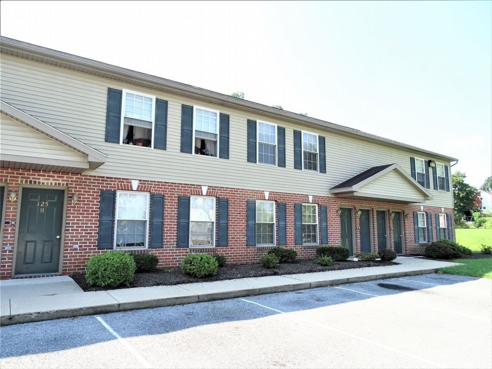 125 E Walnut St Unit J, Ephrata, PA 17522 Room for Rent in Ephrata