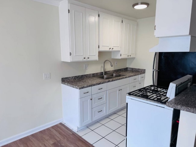 Building Photo - 407 N Avenue 50