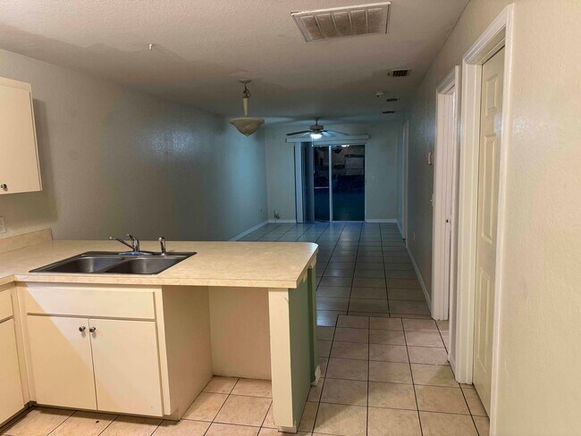 Foto del edificio - 1029 Fox Lake Dr
