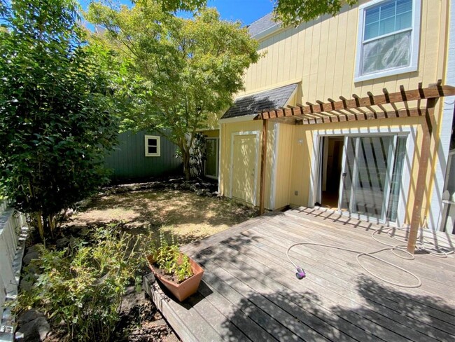 Building Photo - 8240 Windmill Farms Dr