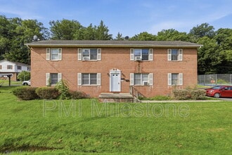 Building Photo - 131 Biser St