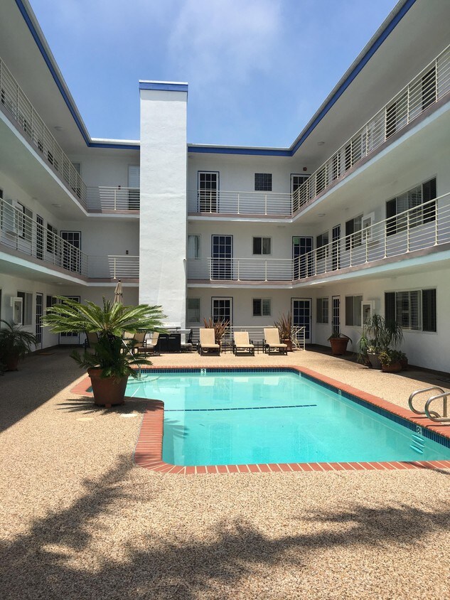 229 Bicknell Ave, Santa Monica, CA 90405 Condo for Rent in Santa Monica, CA