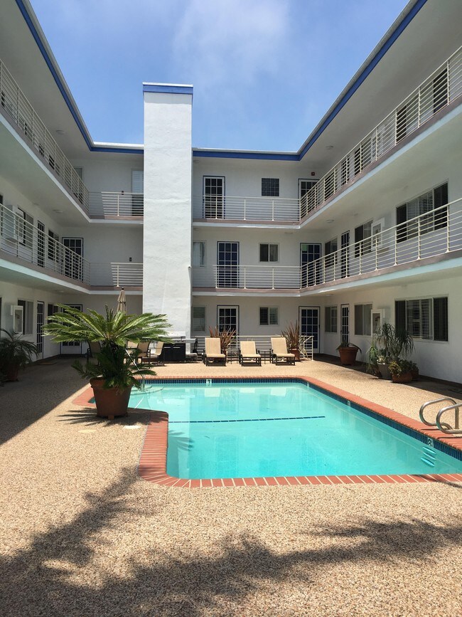 229 Bicknell Ave Unit 208 Santa Monica Ca 90405 Condo For Primary Photo 229 Bicknell Ave