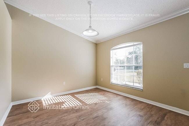 Building Photo - 702 4th Ave N