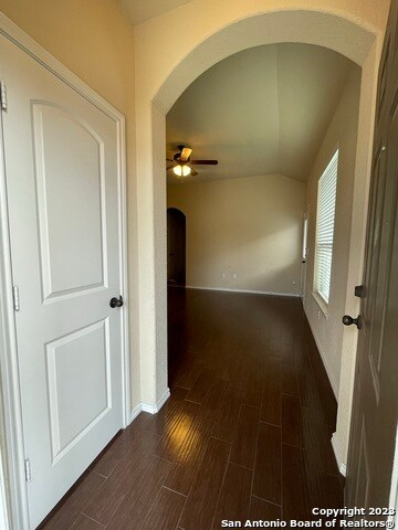 Building Photo - 713 Creekside Cir