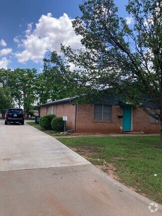 Building Photo - 4207 Idlewood Dr