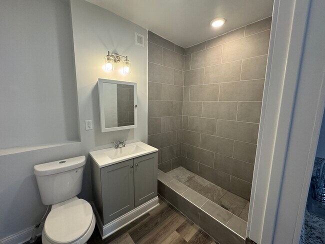 Foto del edificio - 1303 W Greenfield Ave