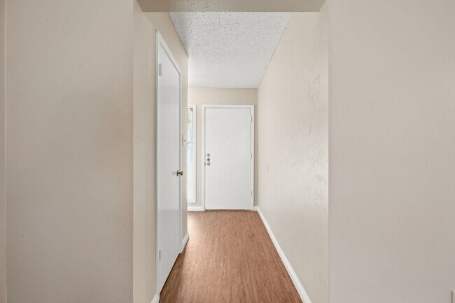 Foto del edificio - Charming 3-Bed, 2-Bath Gem in Fort Worth – Your Cozy Living Awaits!