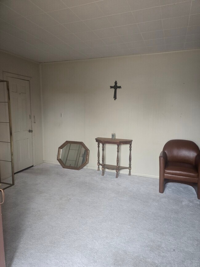 Foto del edificio - 3251 W Woodlawn Ave