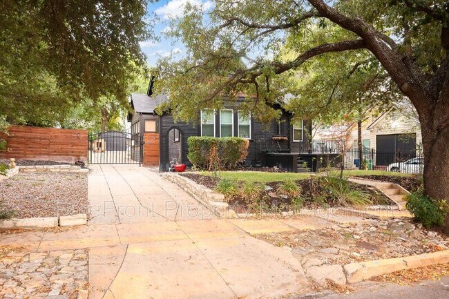 Building Photo - 418 W Rosewood Ave