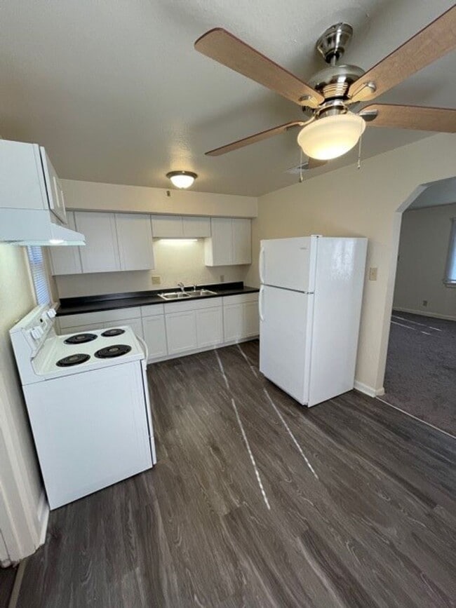 Foto del edificio - Available NOW! Darling 2 Bedroom Ranch