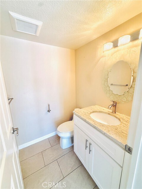 Foto del edificio - 19130 Beachcrest Ln